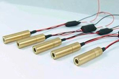 La différence entre l'infrarouge et les instruments laser